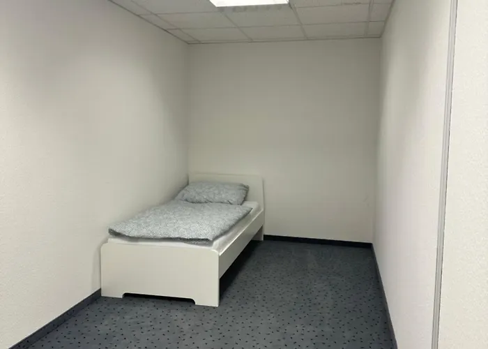 Apartment Monteurzimmer Und Sehr Zentral In Für Bis Zu 8 Personen *
